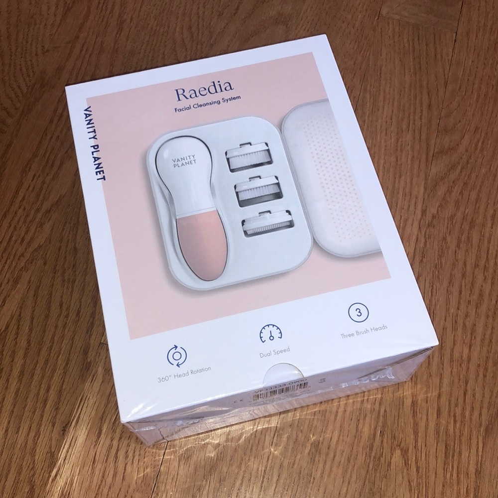 NEW Vanity Planet Raedia Facial Cleansing Brush.